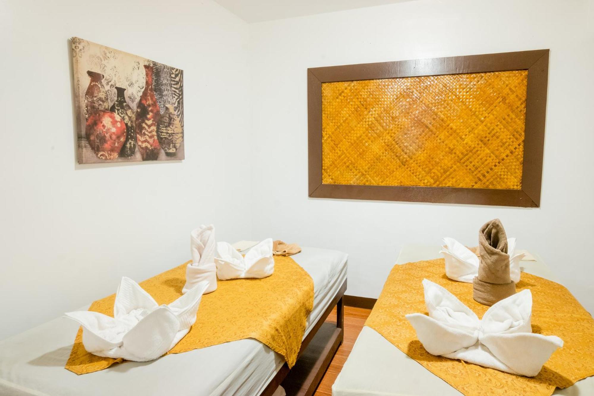 Public House Hostel Мактан Екстериор снимка